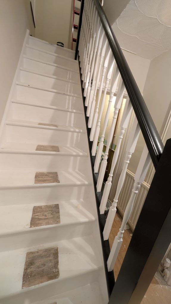 Staircase balustrade refinishing